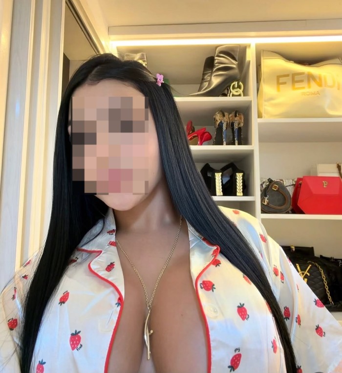 ARDIENTE SENSUAL COMPLACIENTE DESEOSA DE SEXO