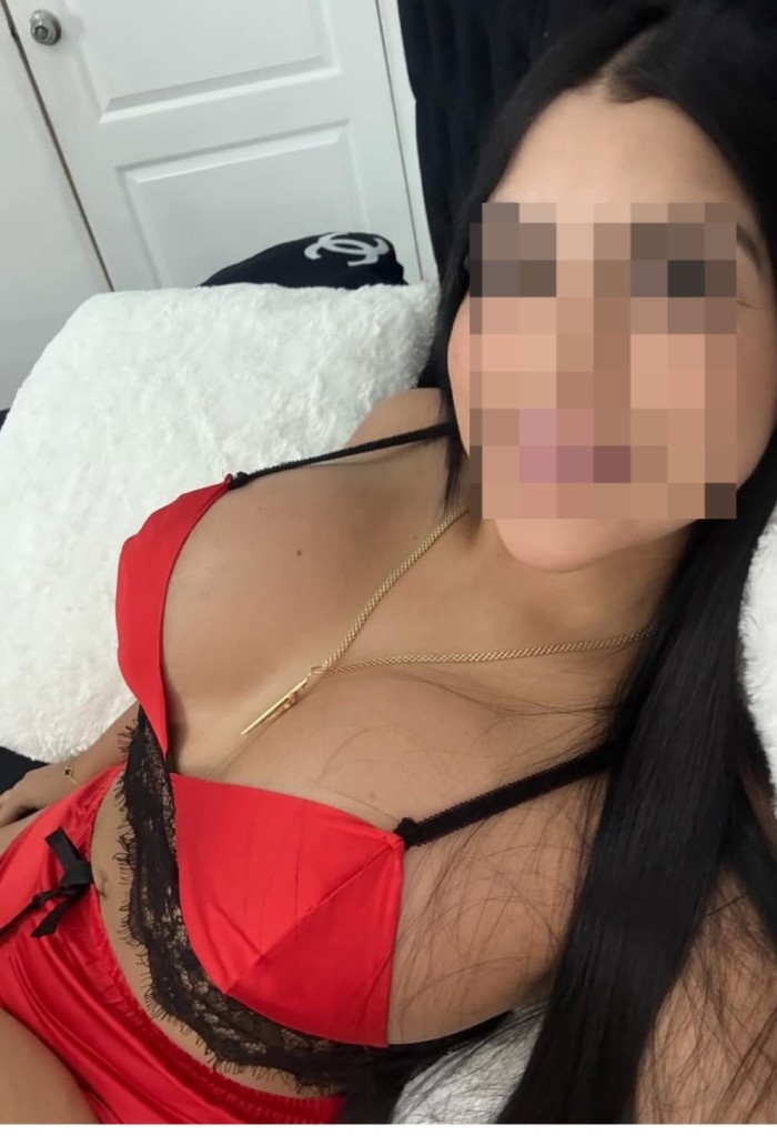 ARDIENTE SENSUAL COMPLACIENTE DESEOSA DE SEXO