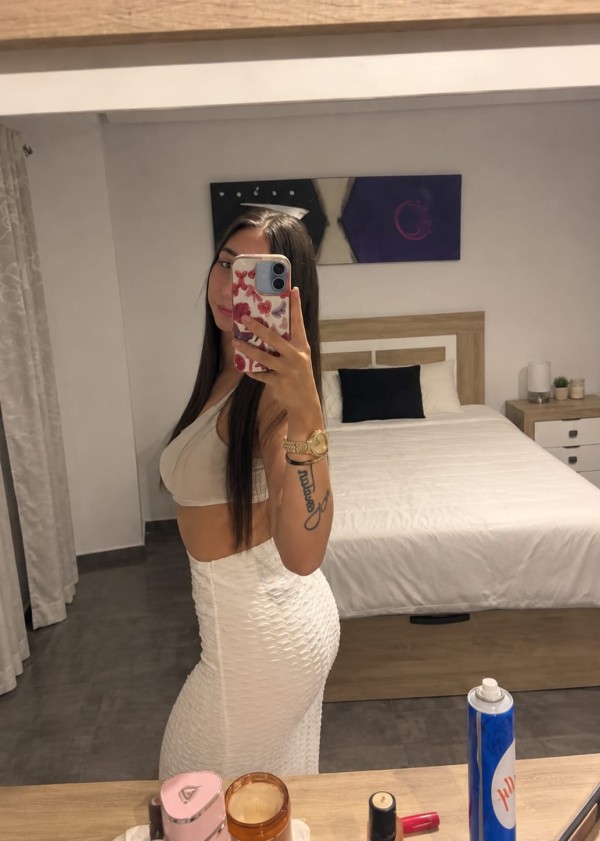 ALBA, JOVENCITA ESPAÑOLA DE 21 AÑOS DELGADITA Y REAL