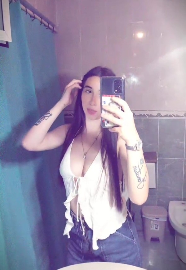 ALBA, JOVENCITA ESPAÑOLA DE 21 AÑOS DELGADITA Y REAL