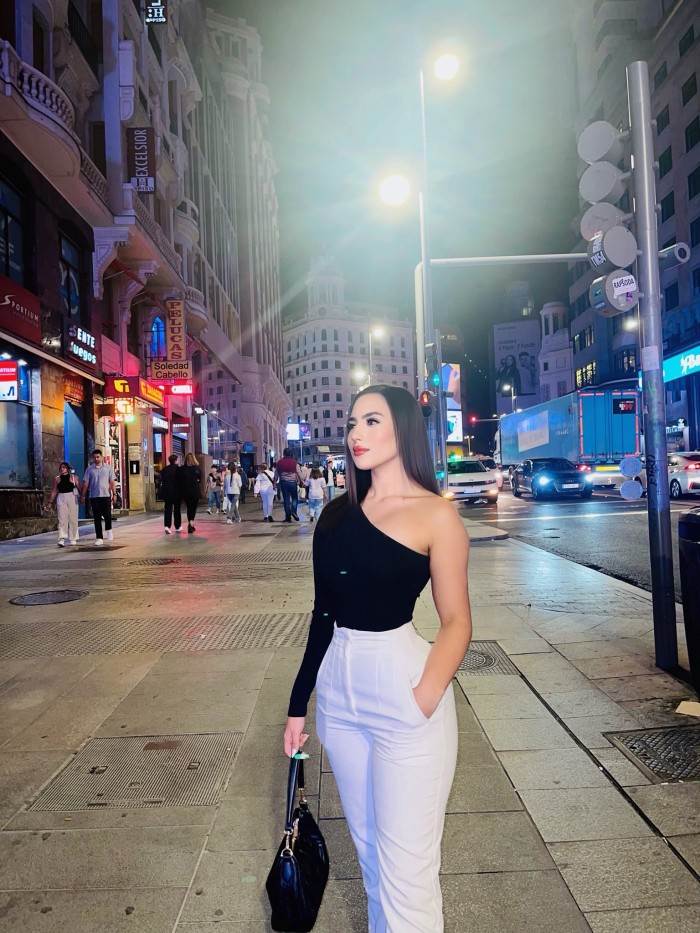 Camila, Preciosa joven novedad en Estepona