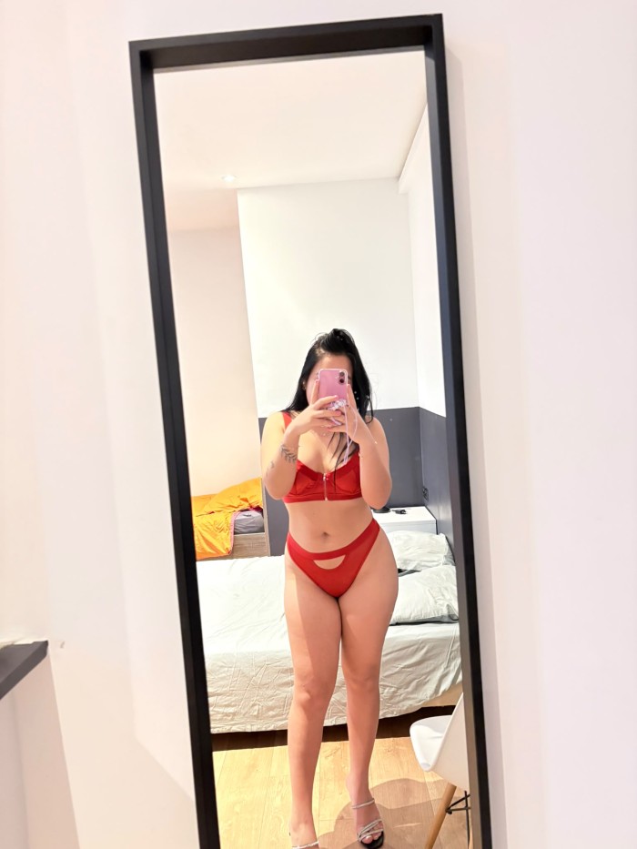 BELLA CHIQUILLA SEXY CACHONDA DE CURVAS PERFECTAS PARA TU PALADAR NOVEDAD