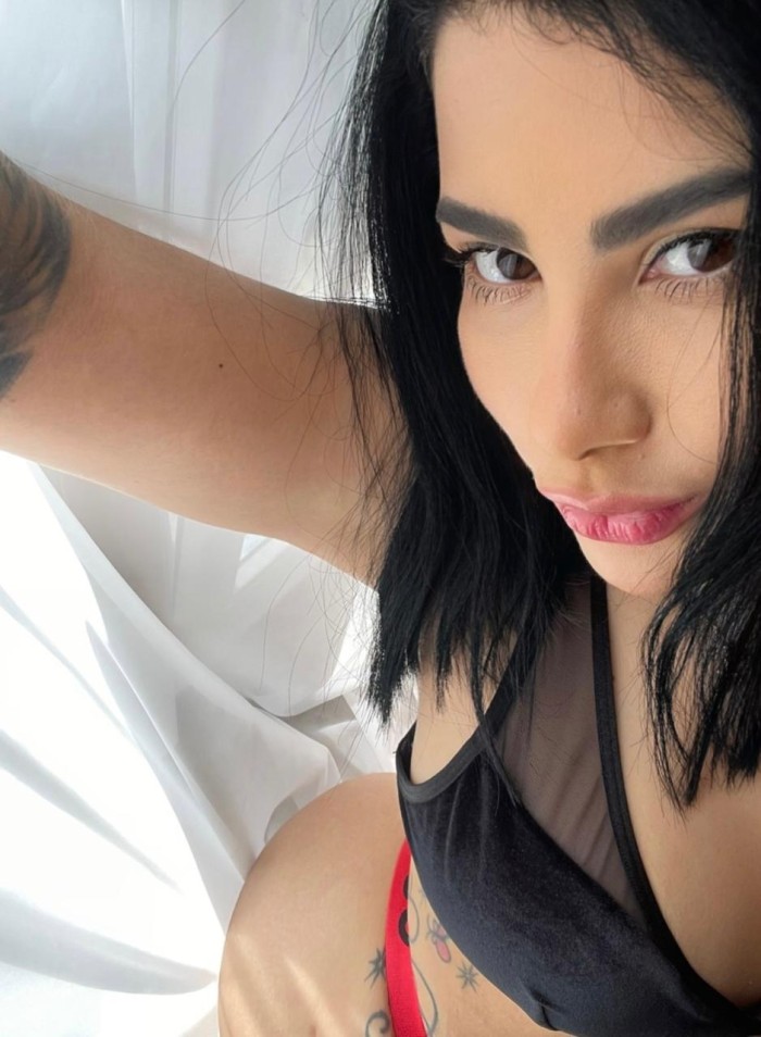 RICA ARDIENTE SENSUAL DESEOSA DE SEXO FULL