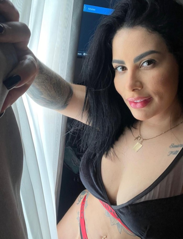RICA ARDIENTE SENSUAL DESEOSA DE SEXO FULL