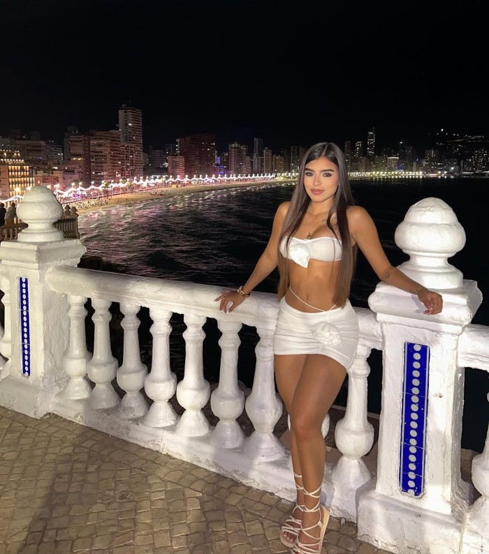 ESTOY EN EL MEDANO ¡EXCLUSIVA LATINA FIESTERA Y BIEN RICA DE CUERPO!