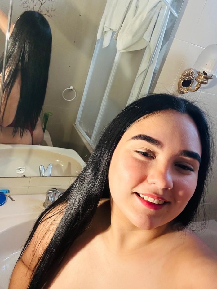 JUGUETONA FIESTERA Y MUY SIMPATICA