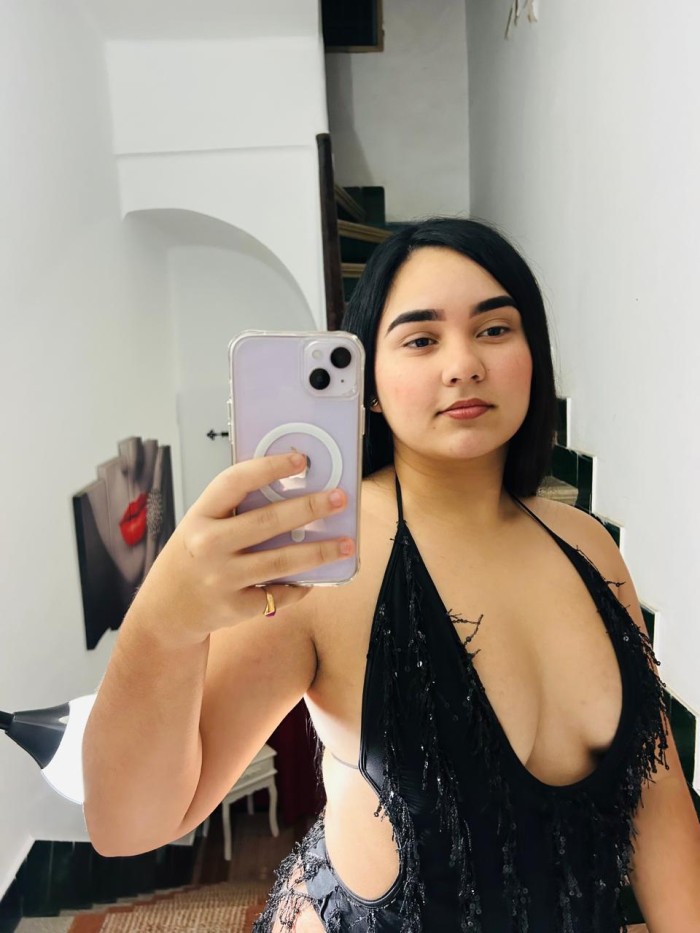 JUGUETONA FIESTERA Y MUY SIMPATICA