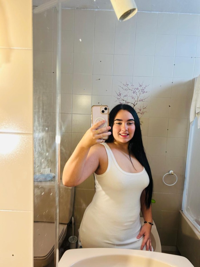 JUGUETONA FIESTERA Y MUY SIMPATICA