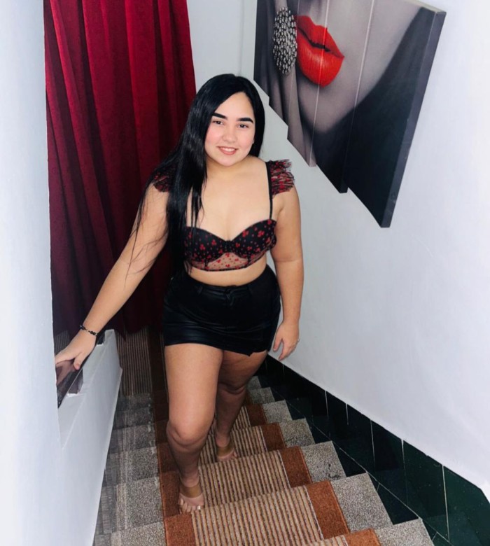 JUGUETONA FIESTERA Y MUY SIMPATICA