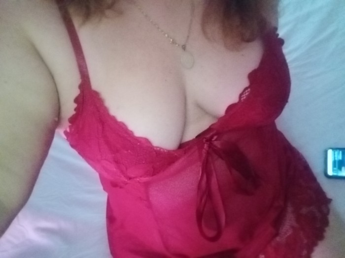 MADURITA CACHONDA MUY FIESTERA ..QUEDAMOS