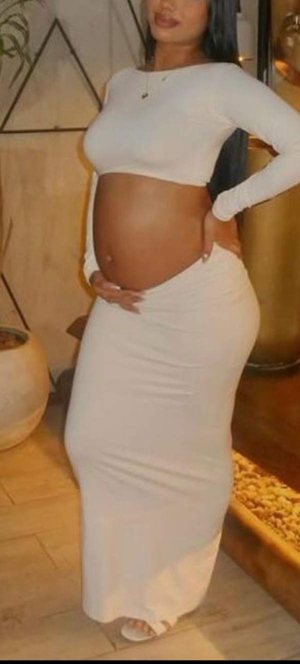 Hermosa chica embarazada ,toda una fantasía..