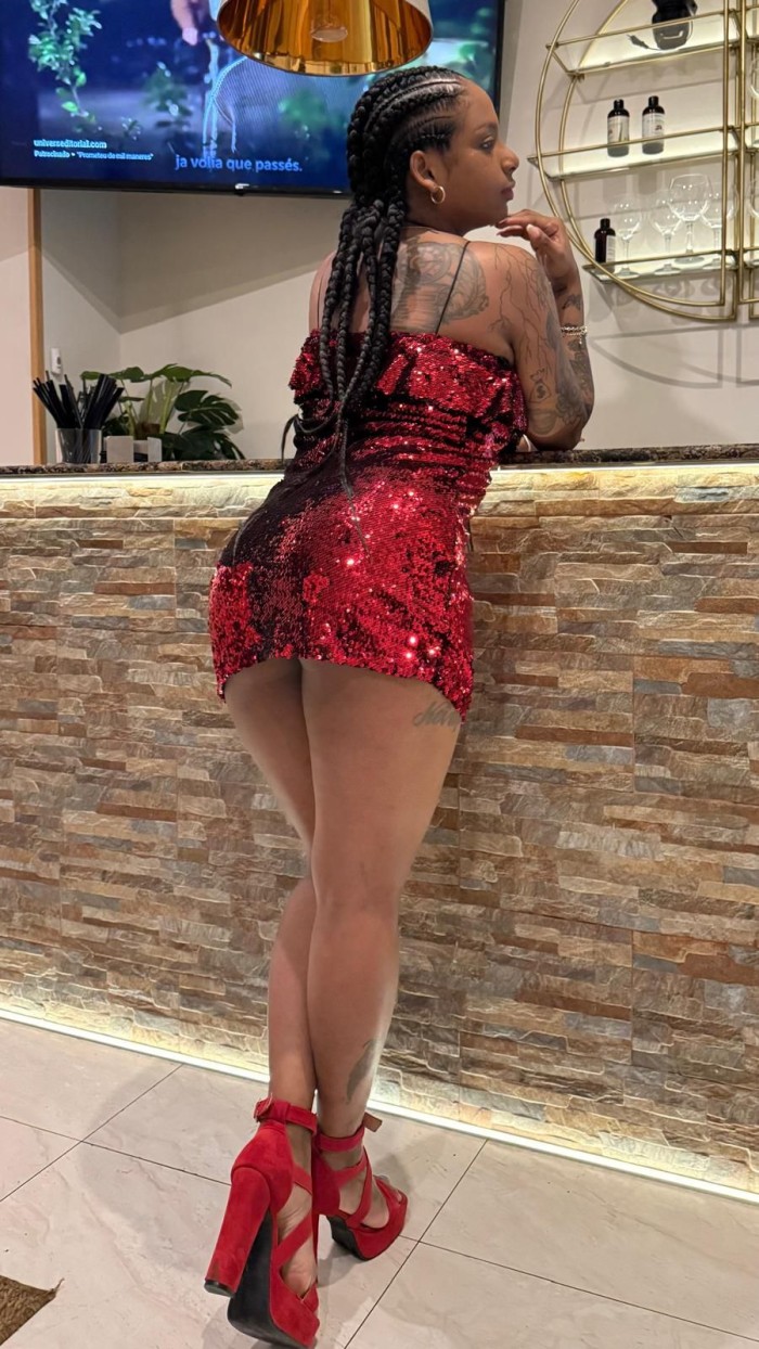 HERMOSA DELICIOSA MUY IMPLICADA CON GANAS DE TODO
