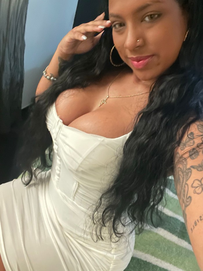 HERMOSA DELICIOSA MUY IMPLICADA CON GANAS DE TODO