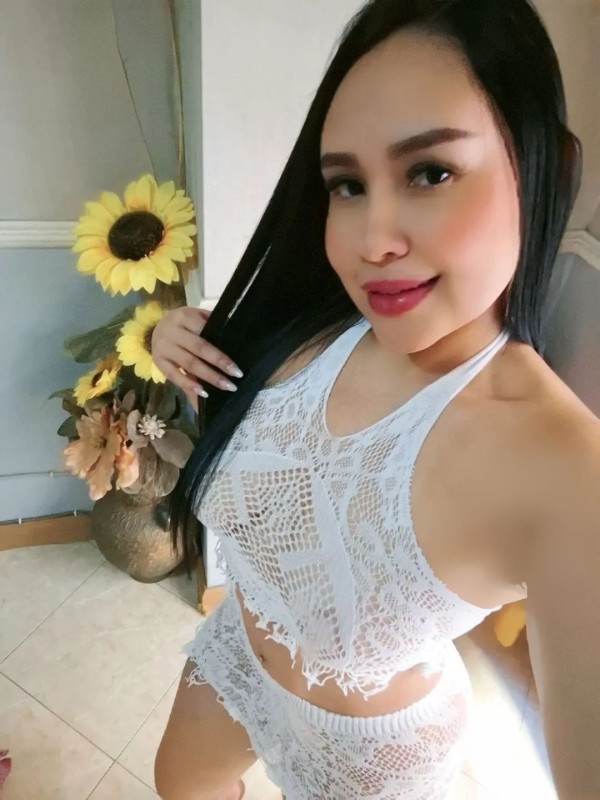 ARDIENTE SENSUAL COMPLACIENTE DESEOSA DE SEXO