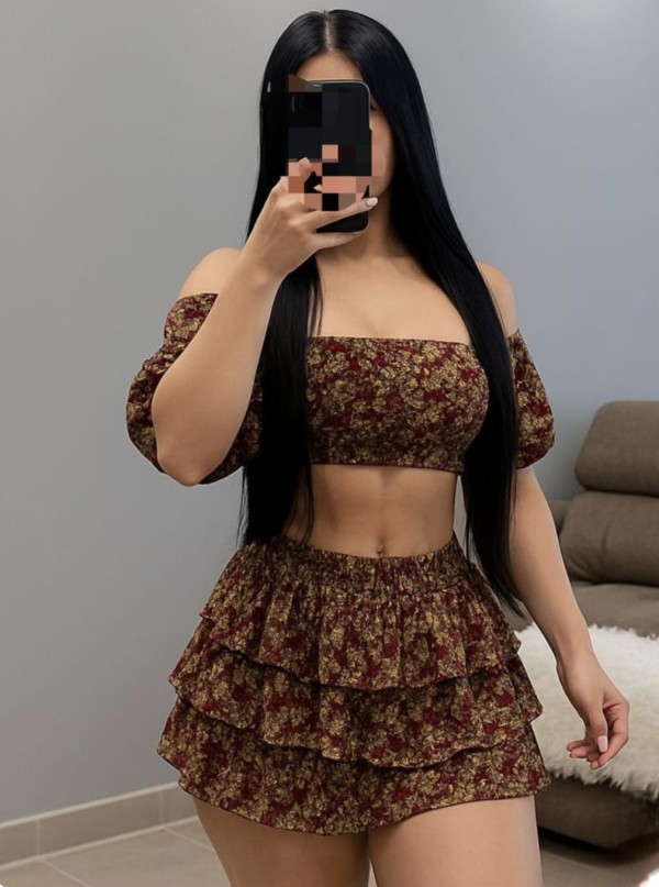 ARDIENTE SENSUAL COMPLACIENTE DESEOSA DE SEXO