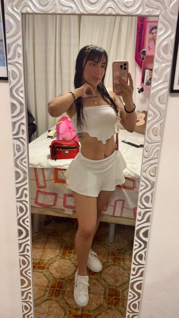 COQUETA Y ARDIENTE