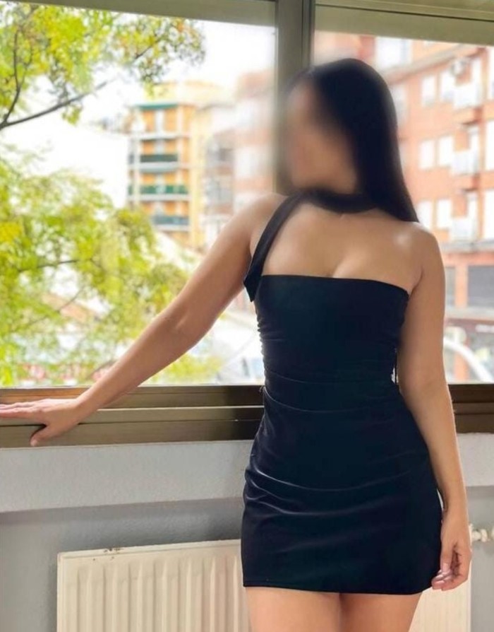 POR VILAGARCÍA DE AROUSA – COLOMBIANA DE LUJO EXPLOSIVA Y JUGUETONA