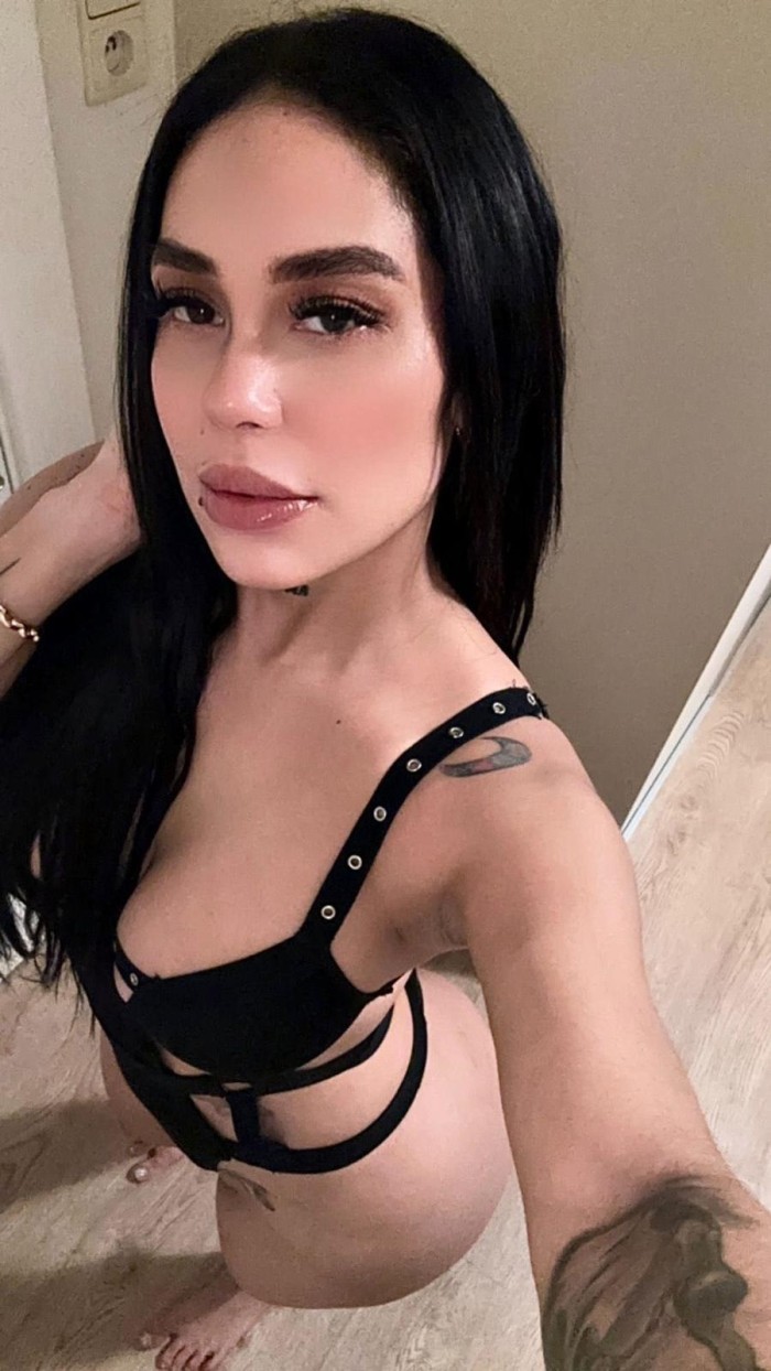 FIESTERA CON DELICIOSO COÑITO QUIERO SEXO INTENSO