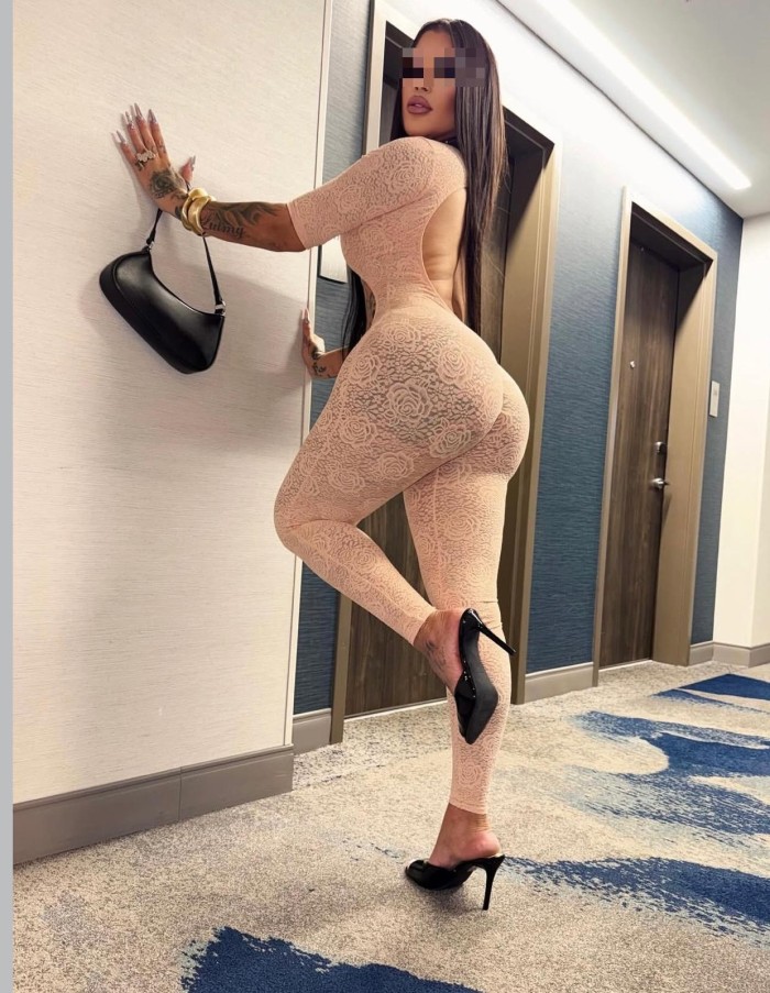 Estupenda COLOMBIANA toda una diosa putona Acabadita de LLEGAR PARA TI