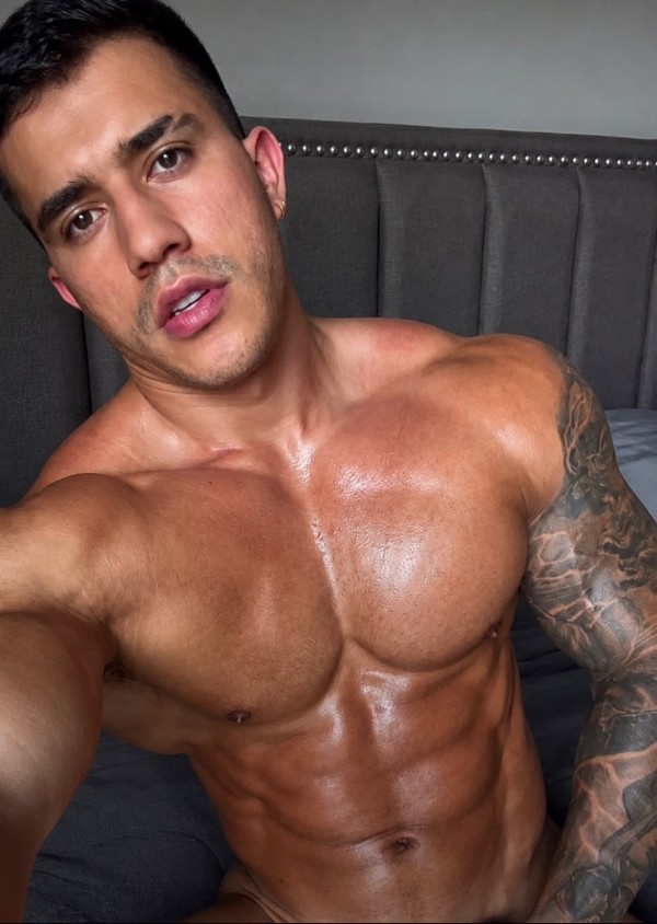 NOVEDAD, pollón, cuerpo de GYM. TE EMPOTRO!!