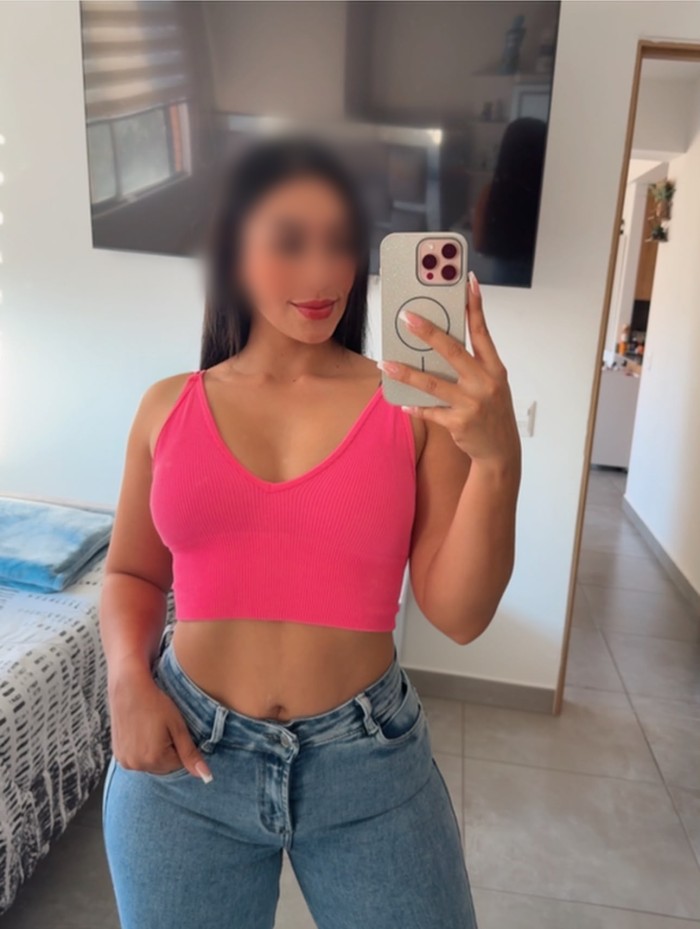 COMPLETICA, AUTÉNTICA Y CON MUCHO FUEGO