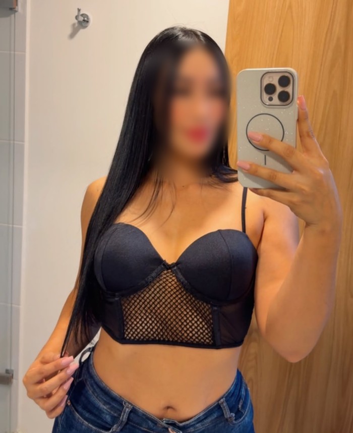 COMPLETICA, AUTÉNTICA Y CON MUCHO FUEGO