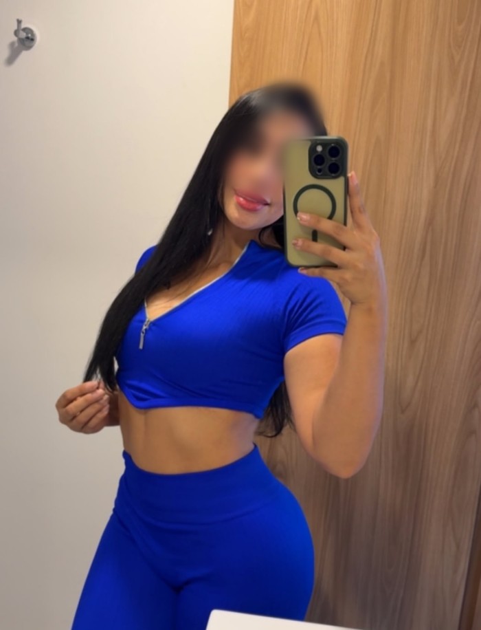 COMPLETICA, AUTÉNTICA Y CON MUCHO FUEGO
