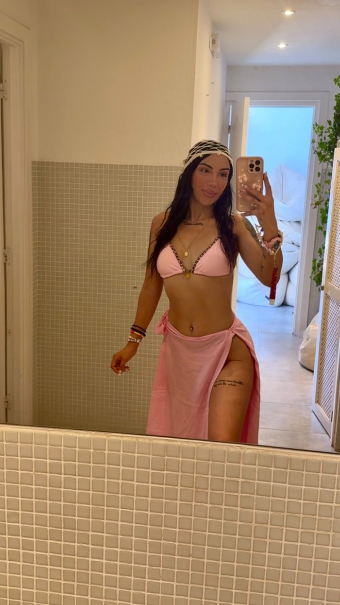 CELESTE, PUTITA CALIENTE