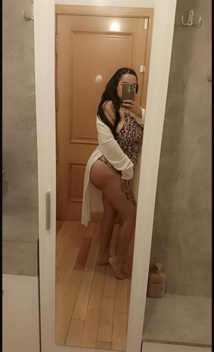 Colombiana con curvas cachonda en Seseña