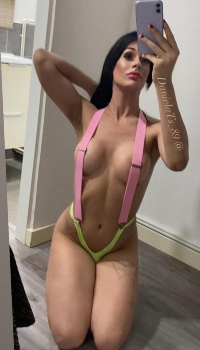 CHICA TRANS DELICIOSA LUJURIOSA IMPLICADA CACHONDA