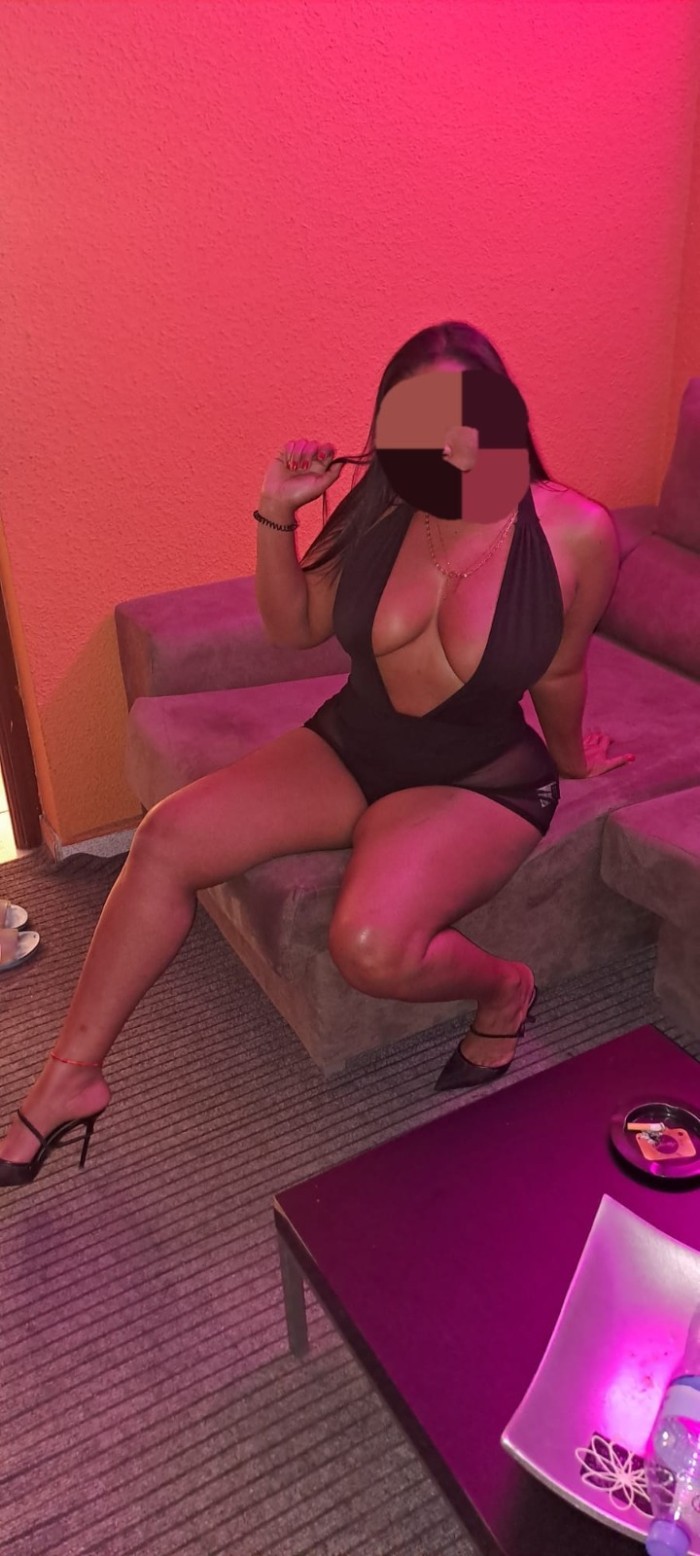 DELICIOSA ENTREGADA MORBOSA ADICTA AL PLACER