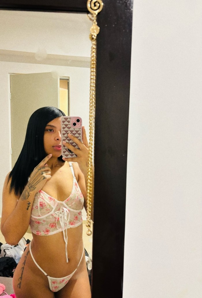 EN COBISA FIESTERA MUY CACHONDA DAME TODA TU POLLA