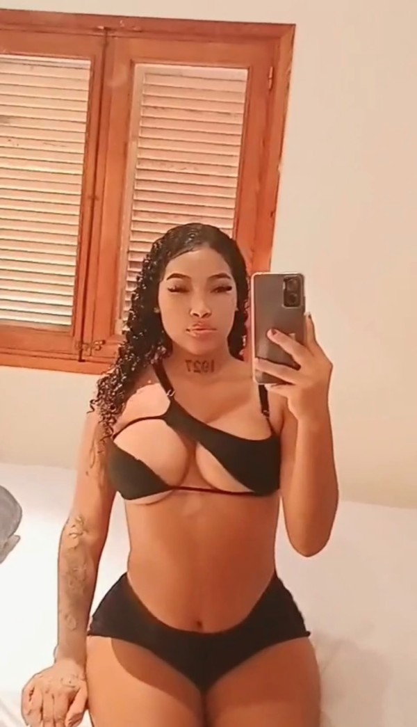 HERMOSA JOVENCITA PIEL CANELA SANTA PONSA