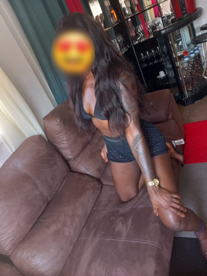 614670671 Kimber REINA COKETA Y TRAVIESA