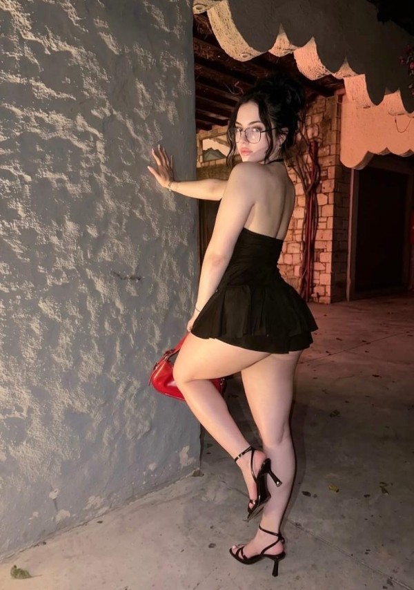 Yanet hermosa Argentina de paso por linares