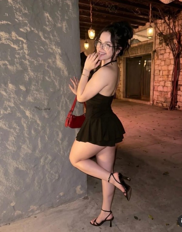 Yanet hermosa Argentina de paso por linares