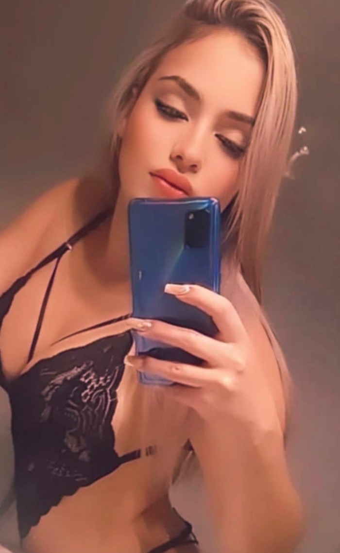 Espectacular rubia súper caliente, FOLLAMOS AHORA?