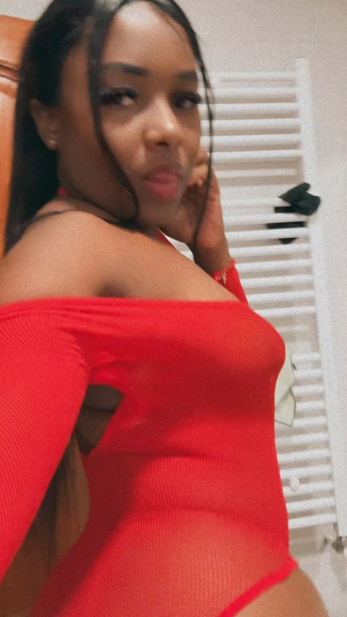 Colombiana exótica jovencita !! Ven disfruta