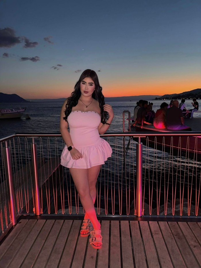 FIESTERA TRAVIESA Y JUGUETONA