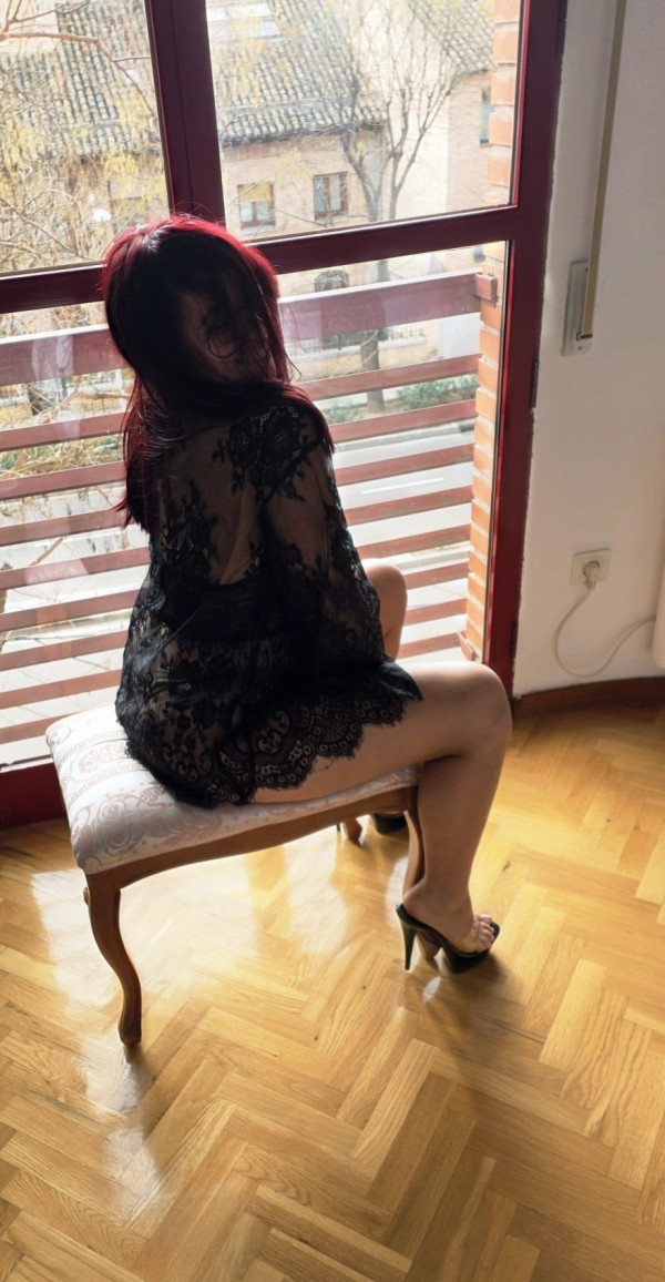 Luna simpática cariñosa y juguetona