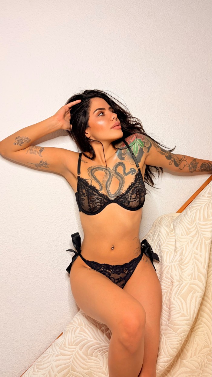 DELICIOSA IMPLICADA MORBOSA ANSIOSA DE PLACER