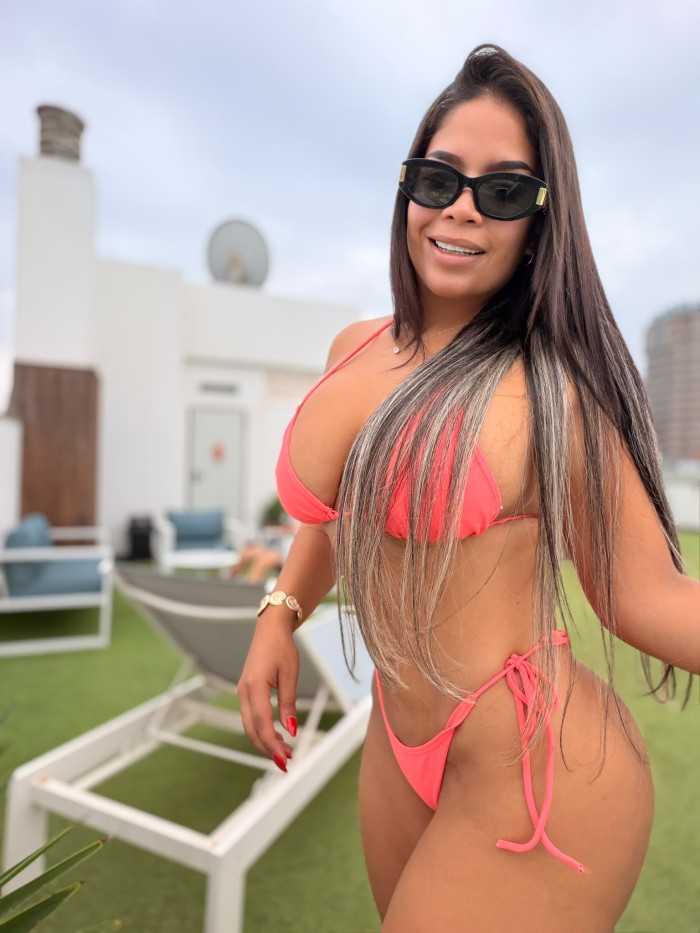 Lujuria fogosa y Putona VENEZOLANA acabadita de llegar solo para ti LLAMAME