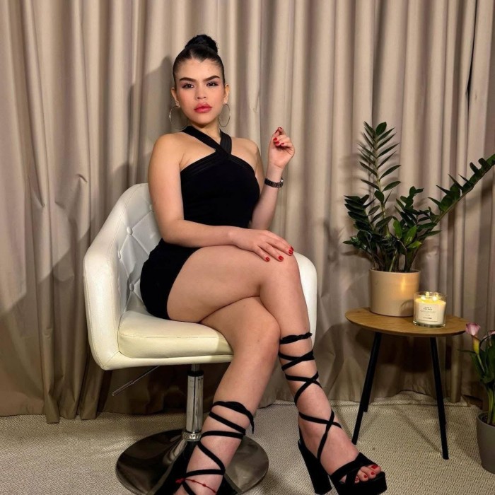 ESTRELLA LA COLOMBIANA MAS FIESTERA Y CALIENTE
