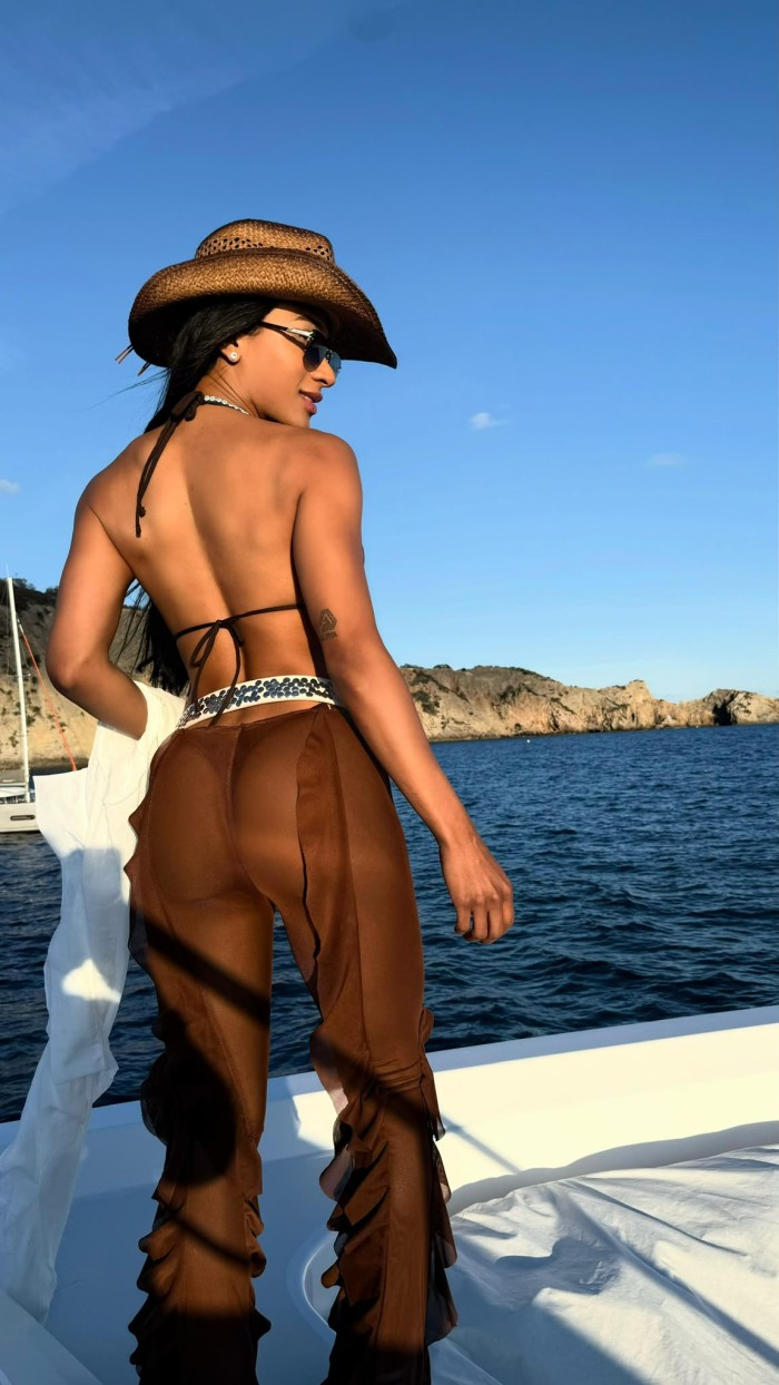 DAHIANA TRANS IMPERDIBLE COMPLETA DE LUJO