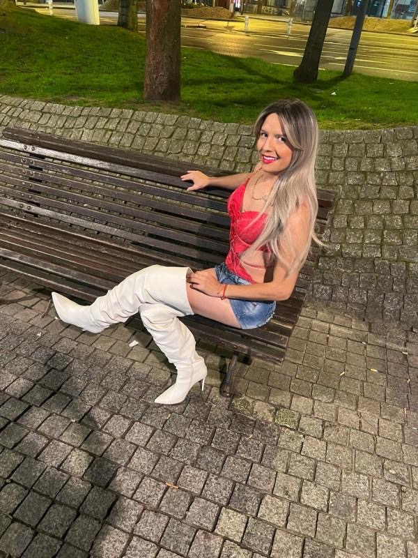 Valeria chica trans con deseos de ser una puta con Tigo amor