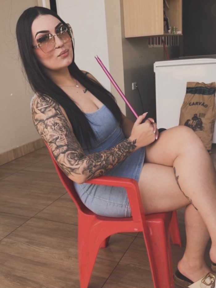 Una diosa caribeña Tatuada ninfomana