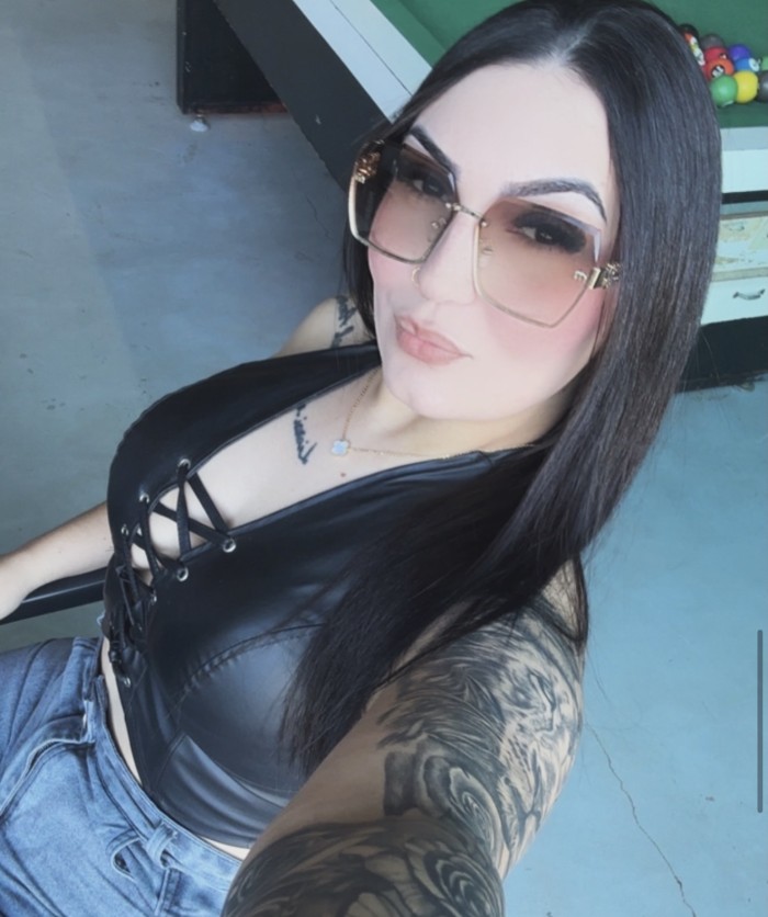 Una diosa caribeña Tatuada ninfomana