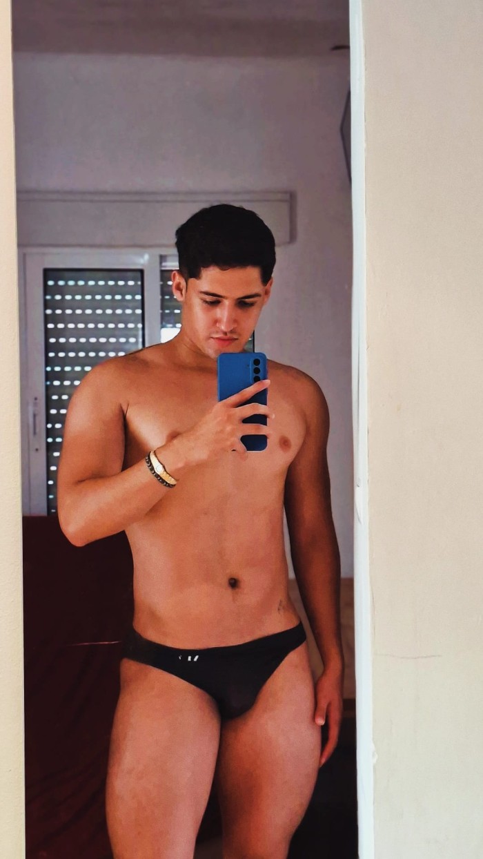 EN CAMINO HONDO DELICIOSO CHICO MUY CALIENTE VIP