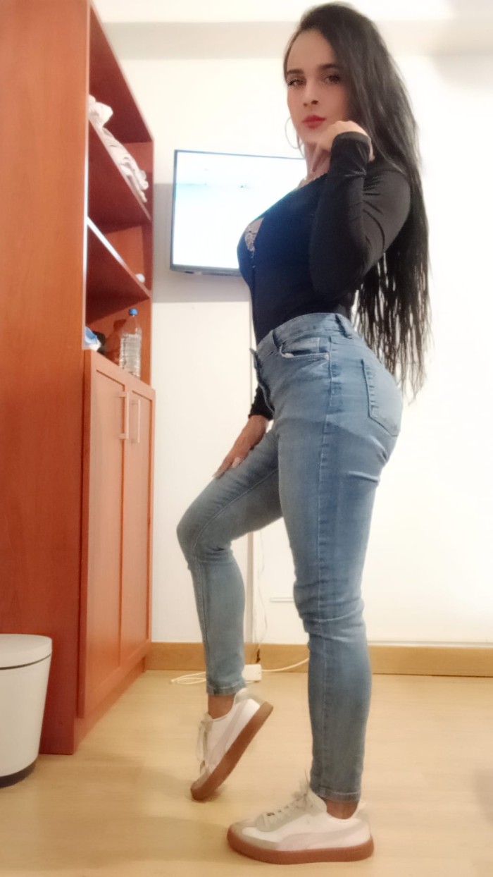 CHICA TRANS RRESISTIBLE ENTREGADA SIN LIMITES