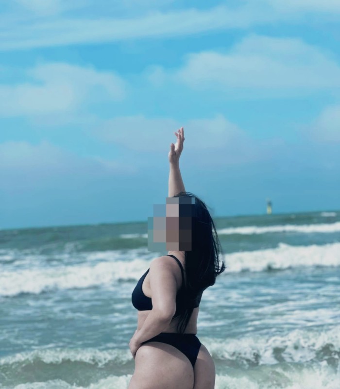 EN LA ZONA NOVEDAD ARDIENTE MOJADITA SEXO FULL